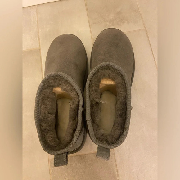 NEW UGG Suede Classic Ultra Mini Boots Grey Size US 9/EU 40 - Picture 4 of 8